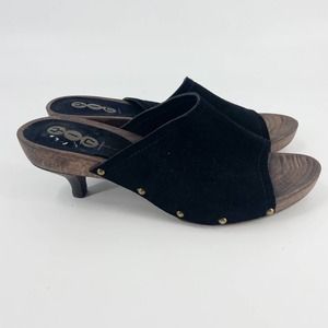 Chic Black Sandals with Wooden Heel